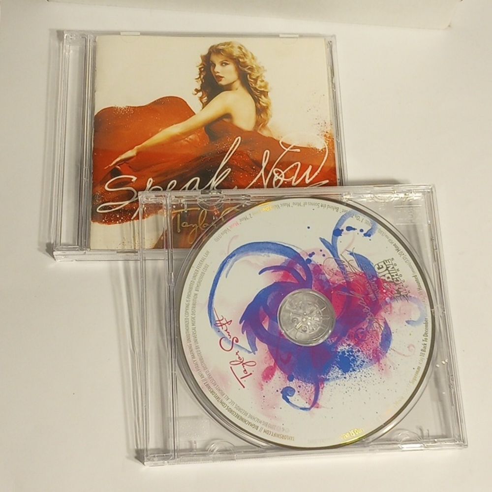Taylor Swift 2010 Deluxe Speak Now Cd & Enhanced Cd